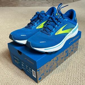 Brooks adrenaline GTS running shoes. Size 11 men